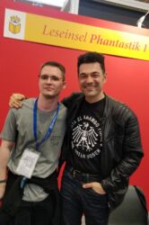Akram El-Bahay zusammen mit Schlaubibasti auf der LBM19