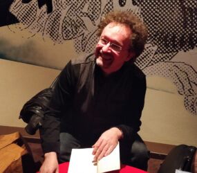 Bernhard Hennen signiert