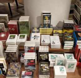 Büchertisch Buchempfehlungsabend